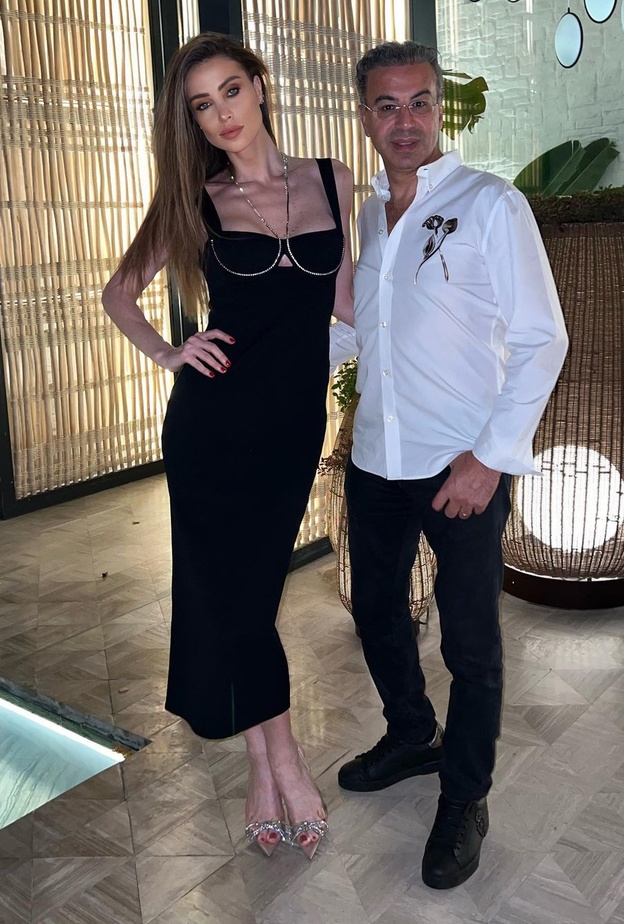 نادر صعب يكبر انابيلا هلال بعشرين عاما