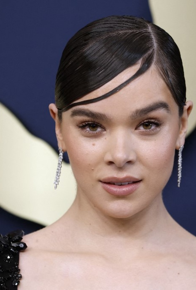 تسريحات شعر مميزة للوجه البيضاوي للمرأة الشابة من اختيارات  Hailee Steinfeld