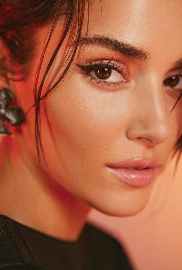 اسرار جمال غرار النجمة هاندا أرتشيل