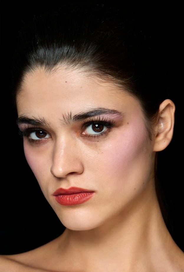 حيل طبيعية فعالة لتكبير الشفاه عند المرأة