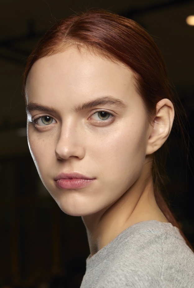 نصائح طبيعية لتوريد الشفايف وتقشيرها