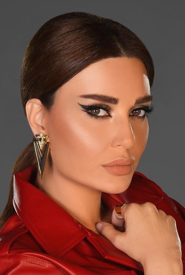 رسمات مكياج تليق بالعيون اللوزية بأسلوب سيرين عبد النور