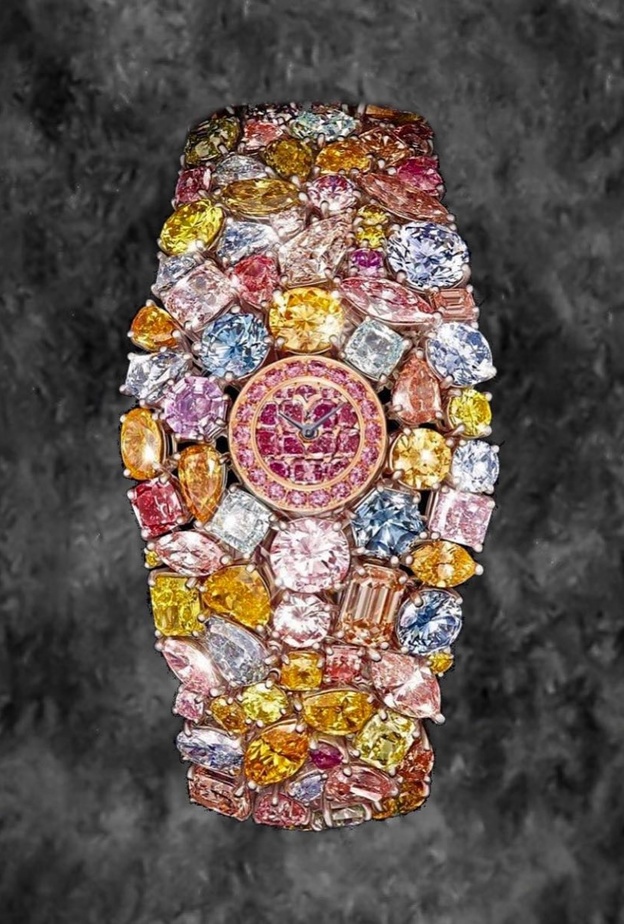 كشفت دار غراف عن ساعتها هذه في العام 2014 