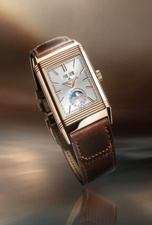 ساعة ريفيرسو تريبيوت ديوفيس كالندر تجمع بين التميُّز الميكانيكي والجمالي