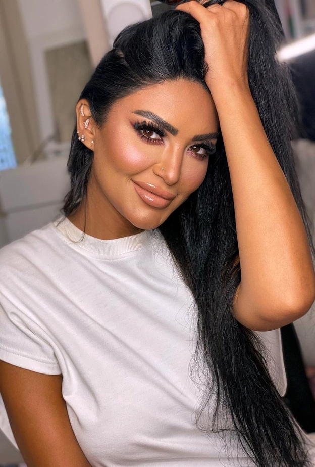 سالي عبدالسلام 