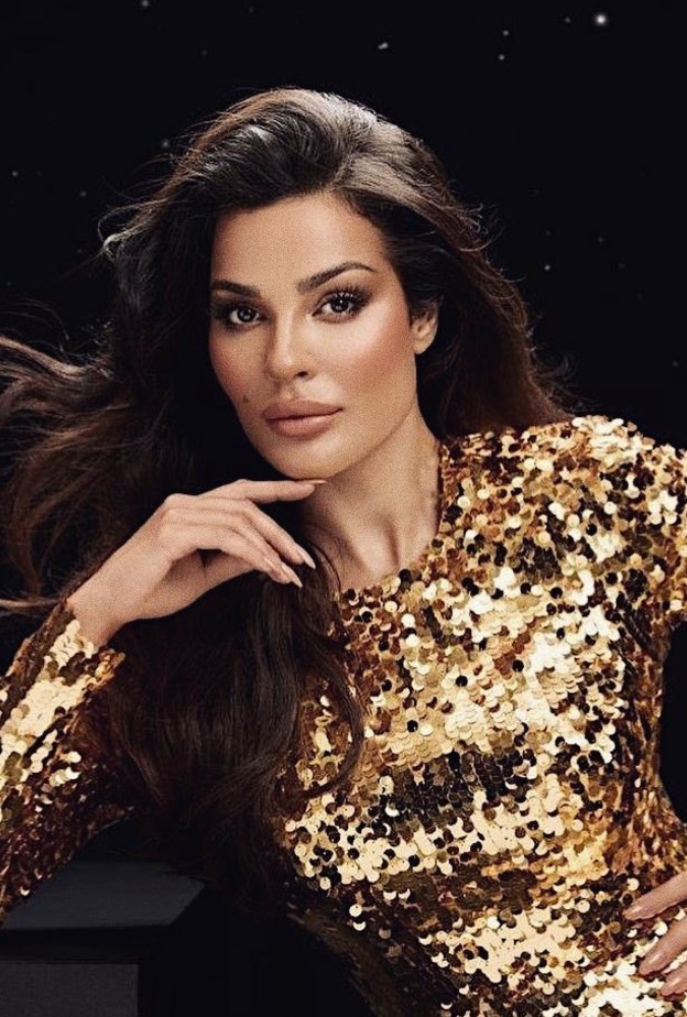 تسريحات ناعمة للشعر الطويل بأساليب مميزة على خطى نادين نجيم وطريقة تطبيقها