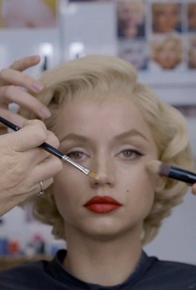 آنا دي أرماس في كواليس فيلم "Blonde"