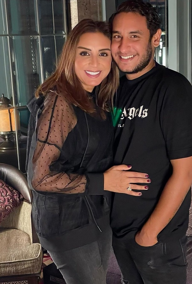 أنغام وابنها عمر عارف