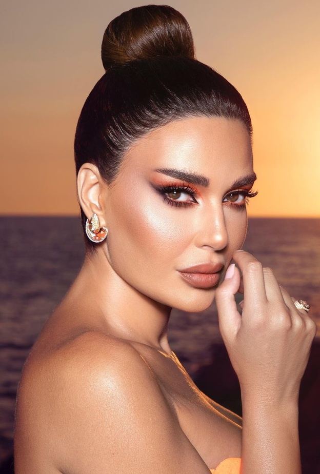 كيف تتغير ملامح سيرين عبد النور بين المكياج الناعم والقوي وأبرز الخطوات في الإطلالتين