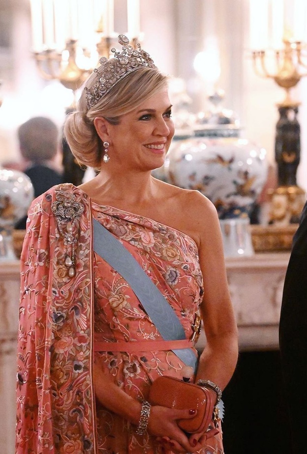  The Stuart Tiara من أفخم تيجان ماكسيما ملكة هولندا