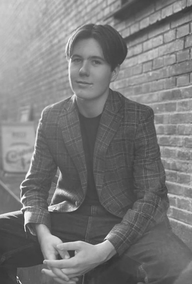 الأمير كريستيان يحتفل بخصوصية بعيد ميلاده 17