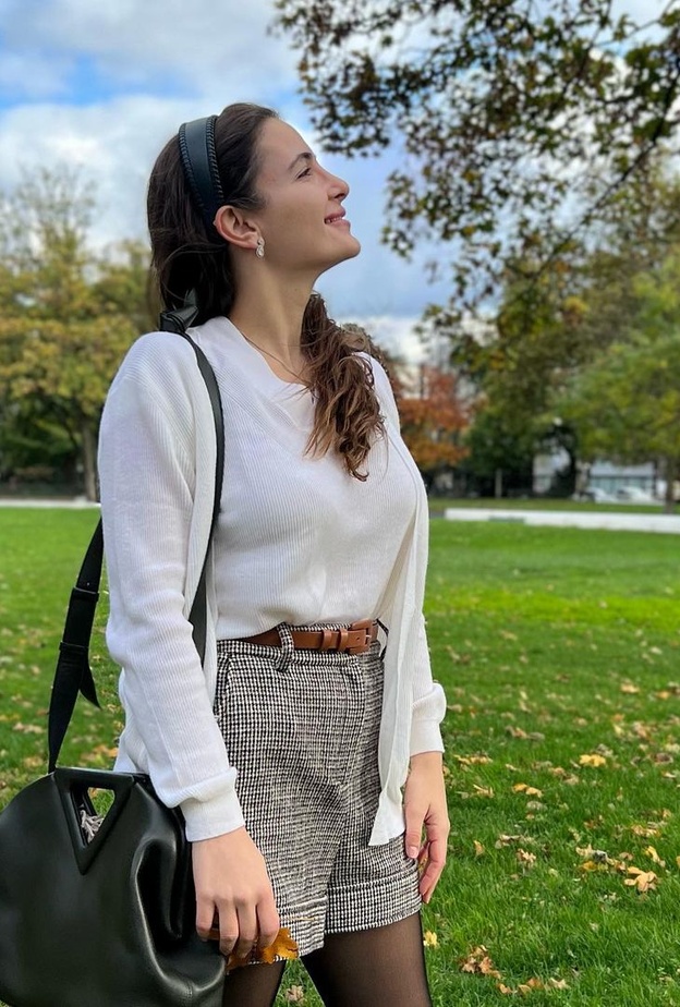 شاهدوا كيف تطورت أزياء شام الذهبي بعد الزواج