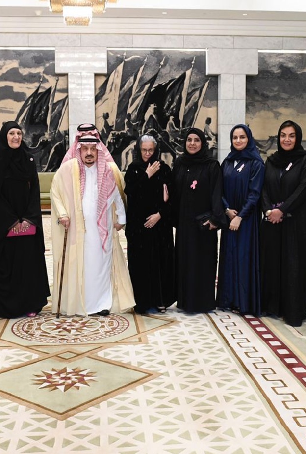 أمير منطقة الرياض يدشن الحملة الوطنية التوعوية لسرطان الثدي لجمعية زهرة