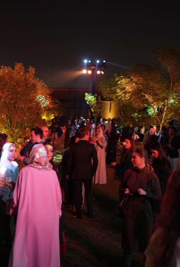 TORY BURCH  تحتفل بلوغو  T MONOGRAM في الرياض