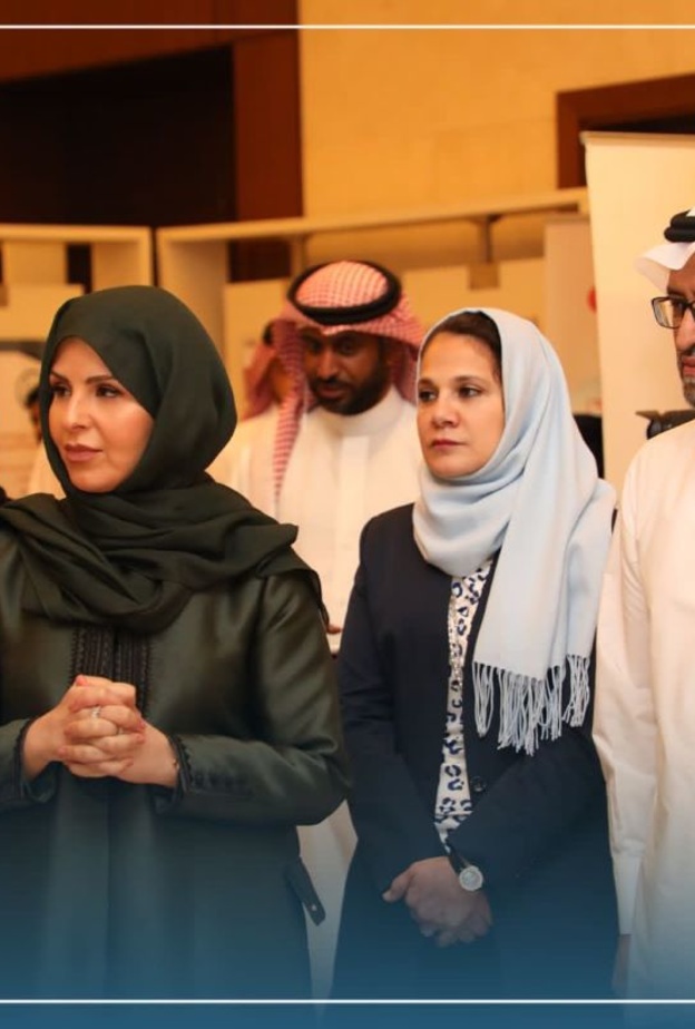 أ.د. "إيناس العيسى" تفتتح المعرض السنوي الأول "شركاء نورة"