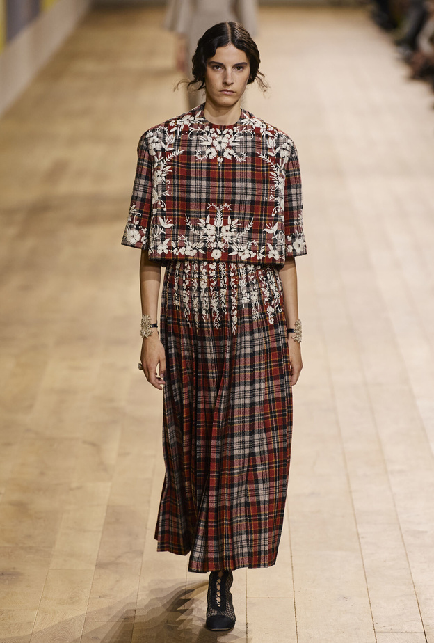 تنانير الكارو قطعة أساسية في خزانتك لخريف وشتاء 2022-2023