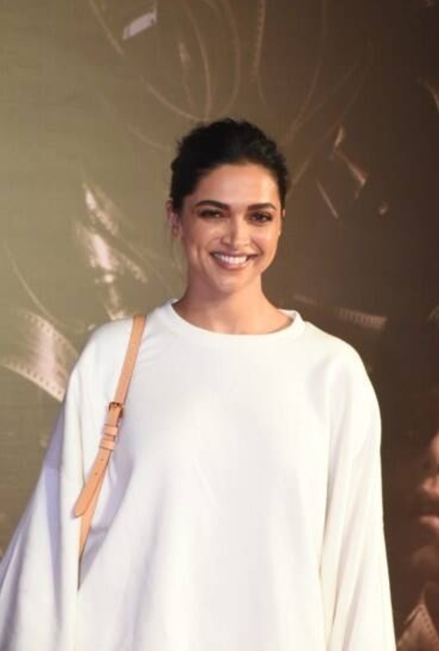 من بينهم ديبيكا بادوكون... نجوم ومشاهير بوليوود في عرض فيلم Chhello Show