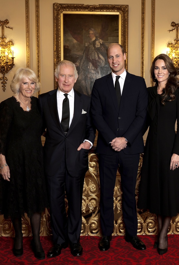 الصورة الرسمية الجديدة للعائلة المالكة البريطانية