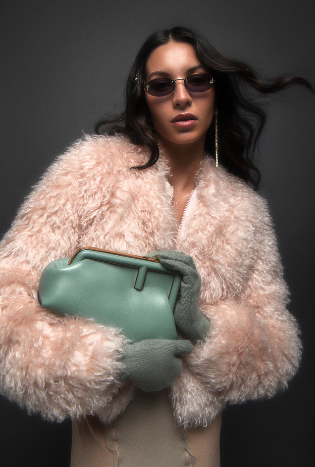 جلسة تصويرية خاصة بـ "هي" تحت عنوان  "A New Classic"