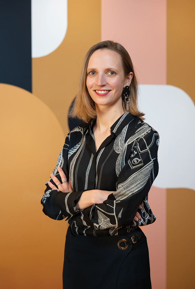 محاور المشاهير عدنان الكاتب يحاور Marie-Amélie Tharaud مديرة معهد   Conservatoire des Créations Hermès 