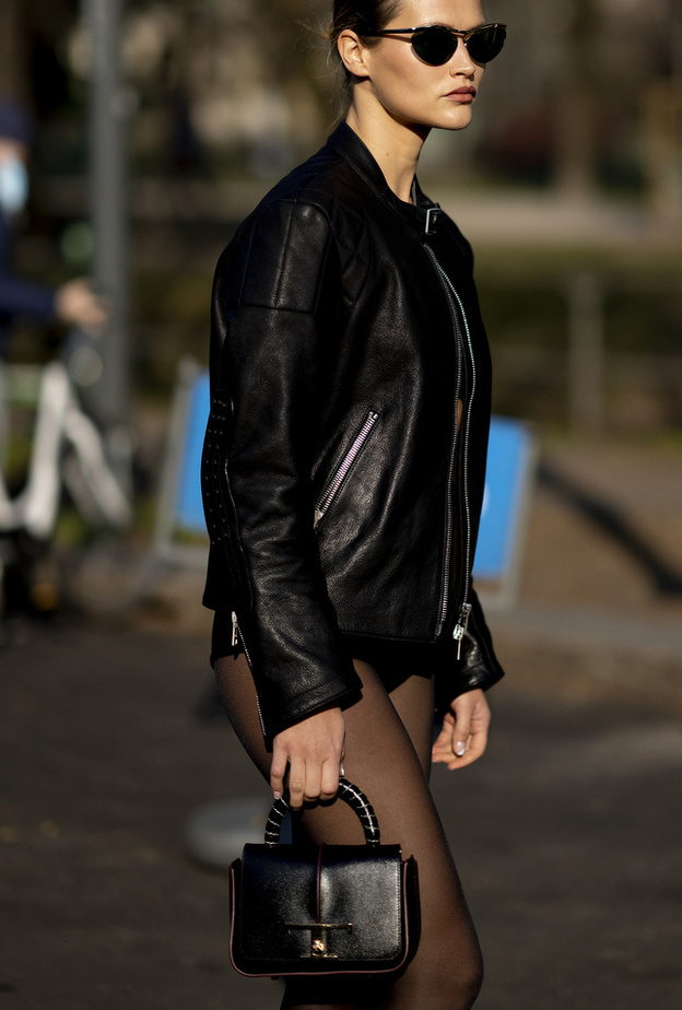 الحقيبة السوداء صيحة مستمرة لا تنطفىء