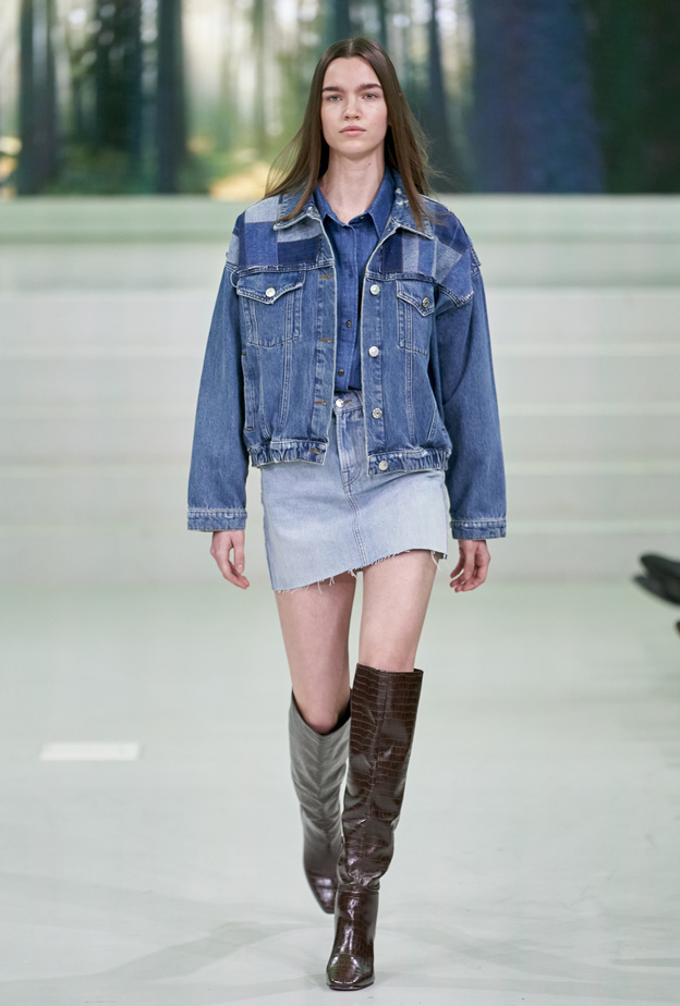 تنانير الجينز أجمل صيحات خريف وشتاء 2022-2023