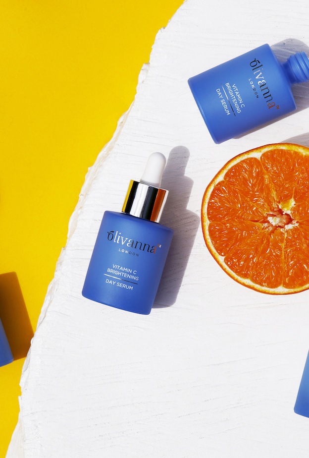 VITAMIN C BRIGHTENING DAY SERUM سيروم نهاري لتفتيح البشرة بالفيتامين من C Olivanna LONDON