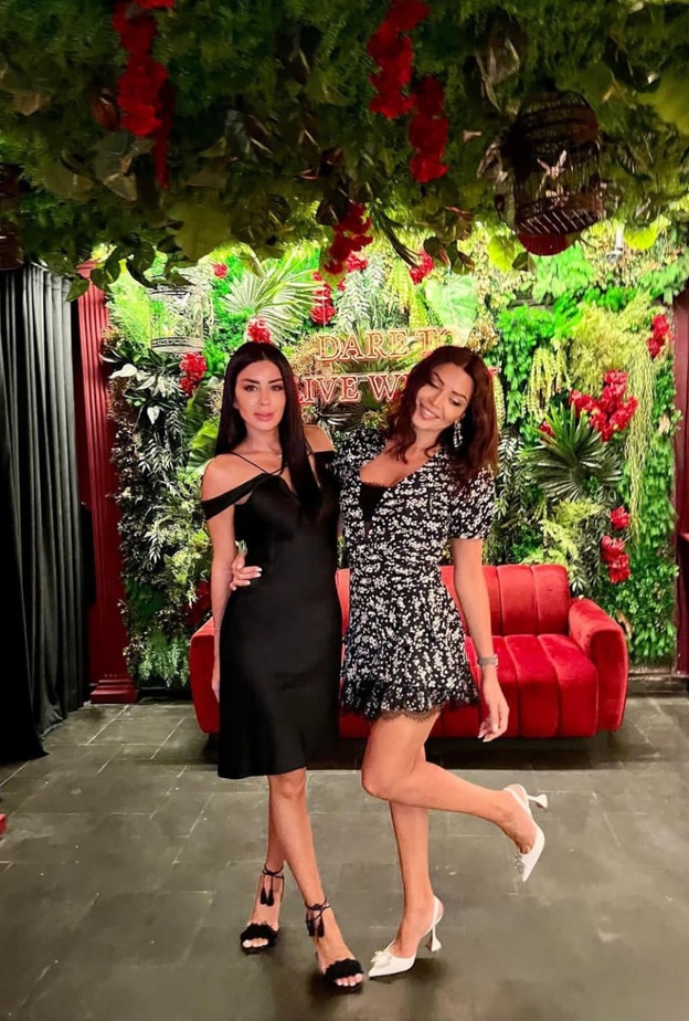 أمل بوشوشة وشقيقتها مروى