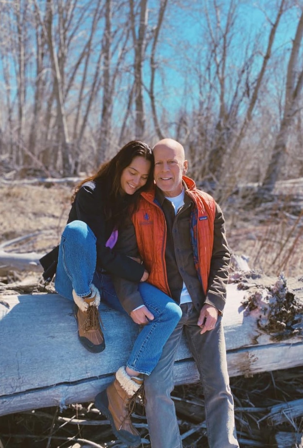 بروس ويليس مع زوجته