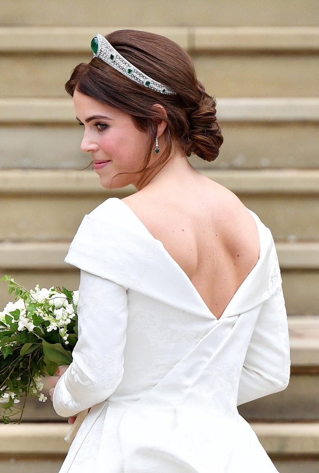 أجمل مجوهرات الأميرة يوجين حفيدة ملكة بريطانيا الراحلة في عيد زواجها الـ 4