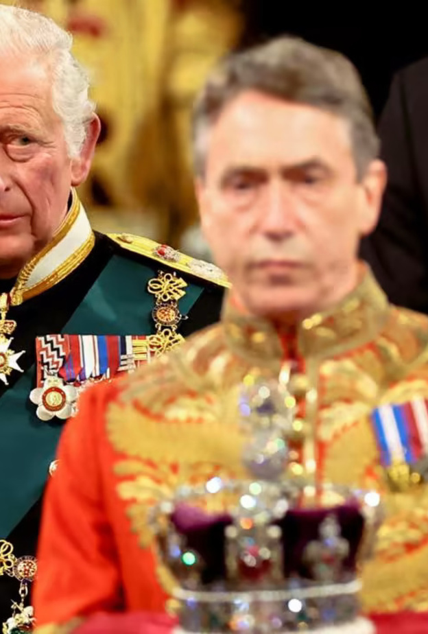 حفل تتويج ملكي جديد