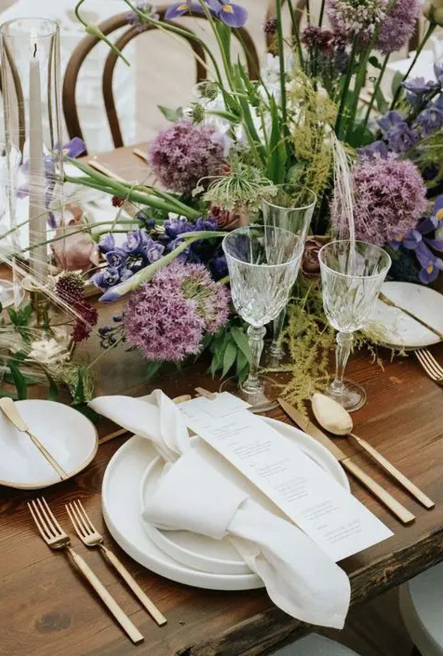 أفكار رائعة لديكور حفلات الزفاف بزهور الأليوم