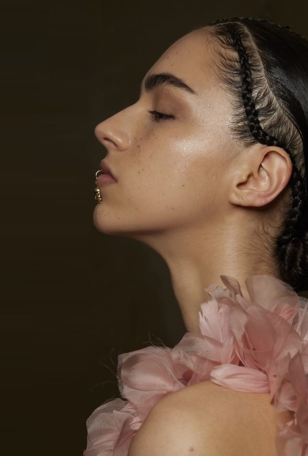 أفكار مميزة لتطبيق تسريحات شعر عصرية
