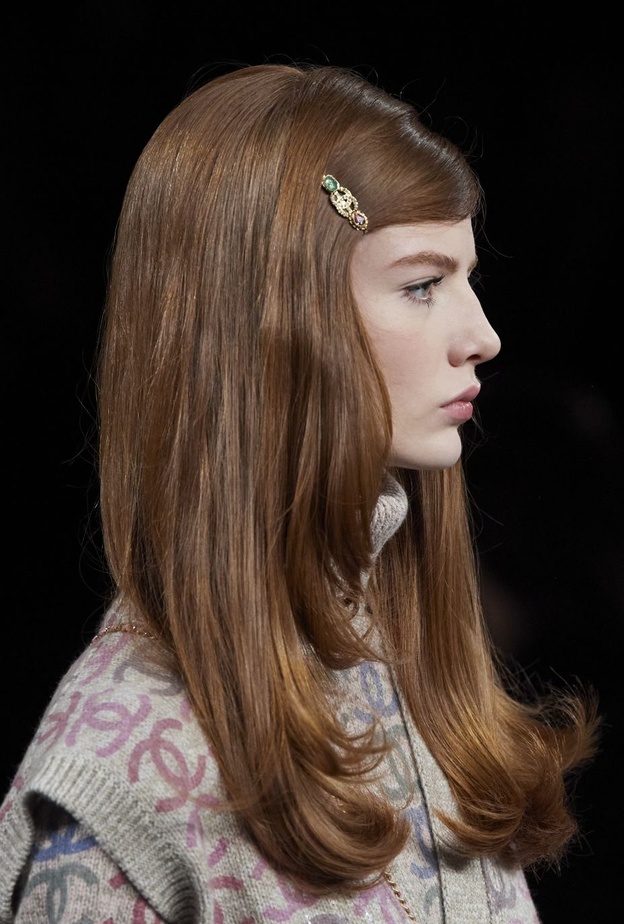 حيل طبيعية لإخفاء الشعر الأبيض بعمر مبكر