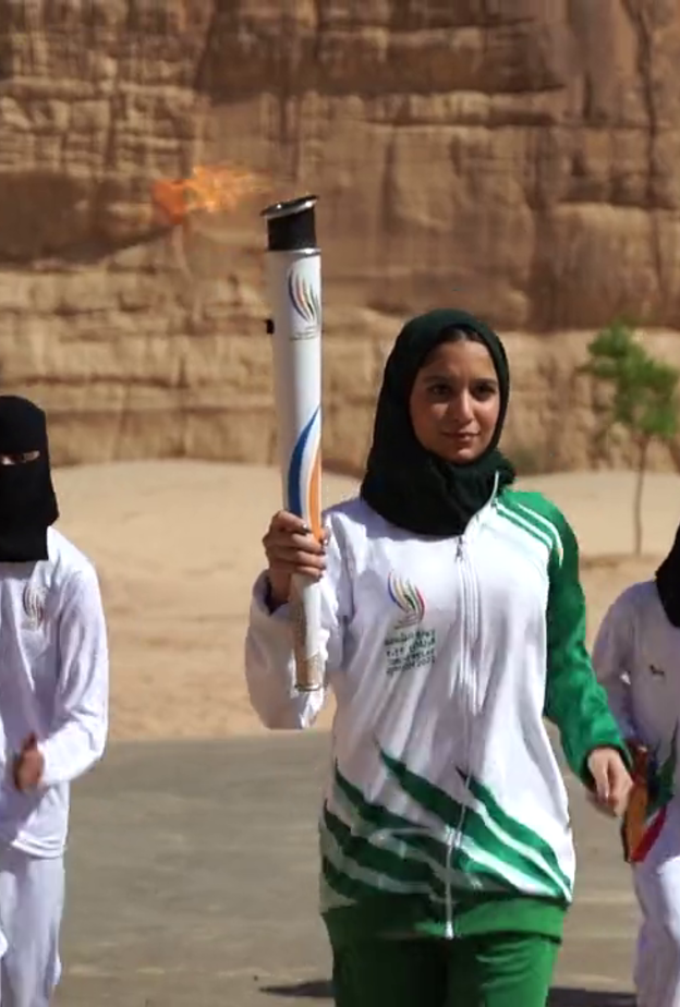 شعلة دورة الألعاب الأولمبية السعودية 2022 تصل إلى العلا الساحرة 