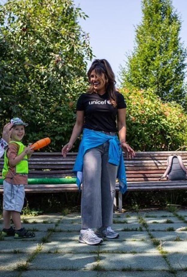 بريانكا تشوبرا توجه رسالة مؤثرة بمناسبة اليوم العالمي للفتيات