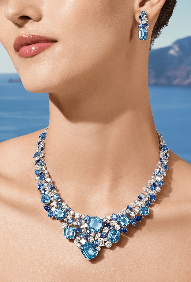 أقراط سانتوريني Santorini earrings من هاري وينستون Harry Winston 