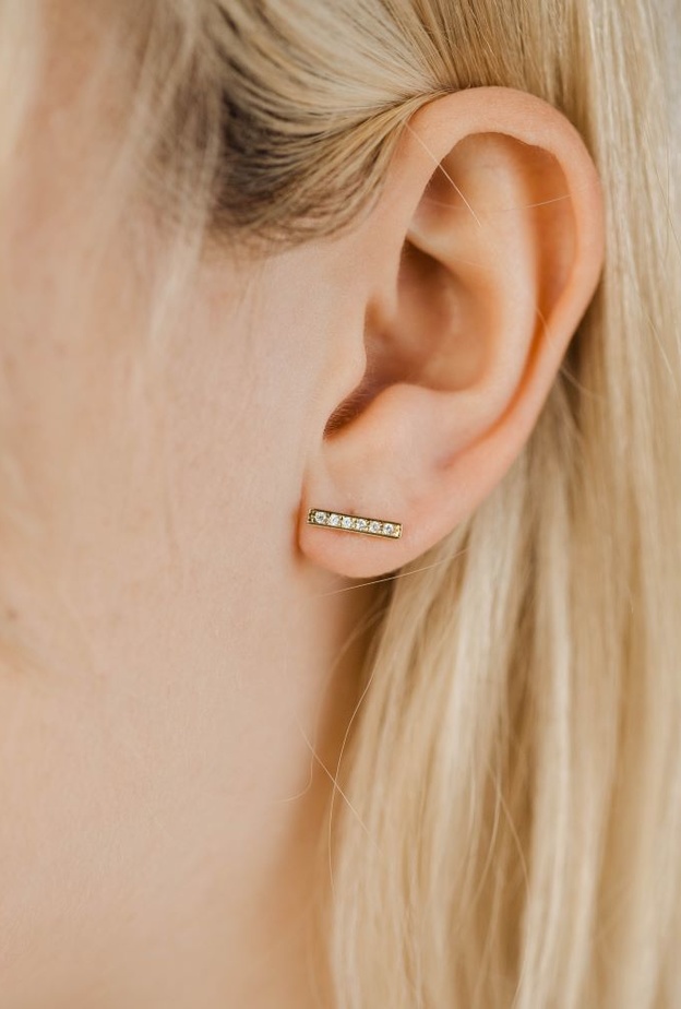 أقراط Bar stud من كيكلوس Kyklos