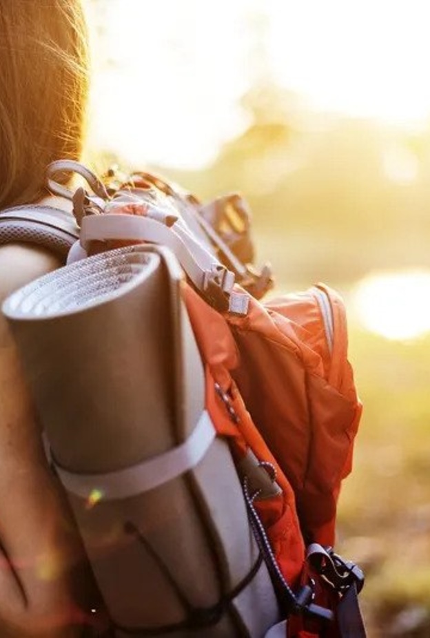 الأدوات والمعدات اللازمة لرحلات التخييم بواسطة rawpixel