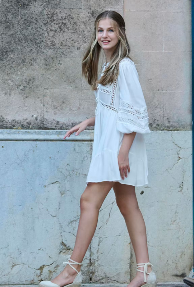 الأميرة ليونور ولية عهد إسبانيا تخطف الأنظار بلمسات ناعمة