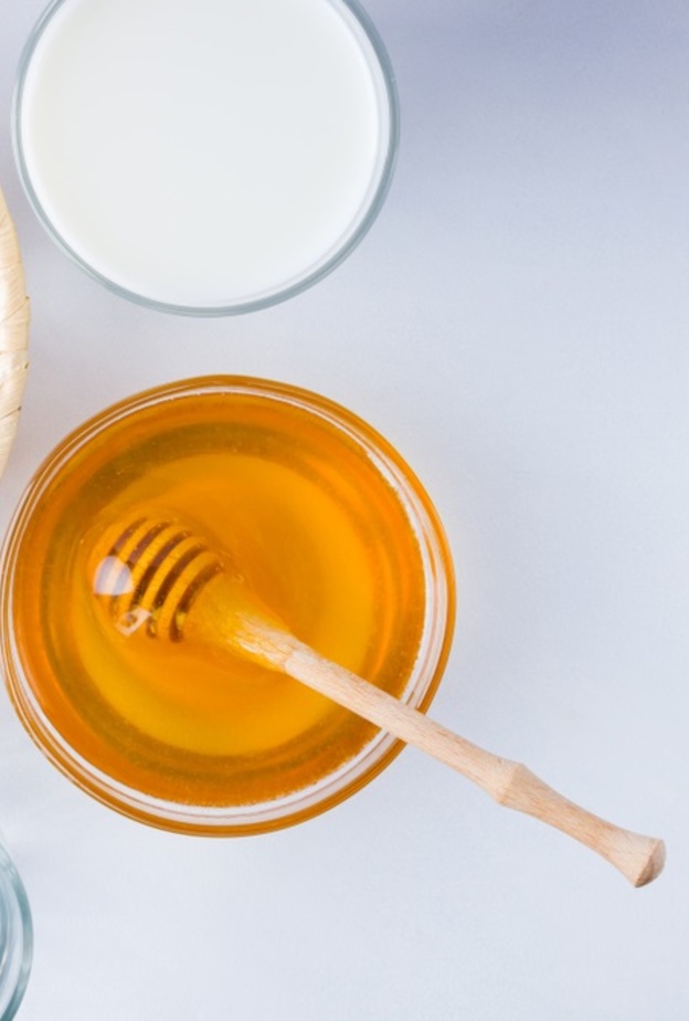 التمر والعسل مفيدان معا بشرط عدم الاكثار من تناولهما