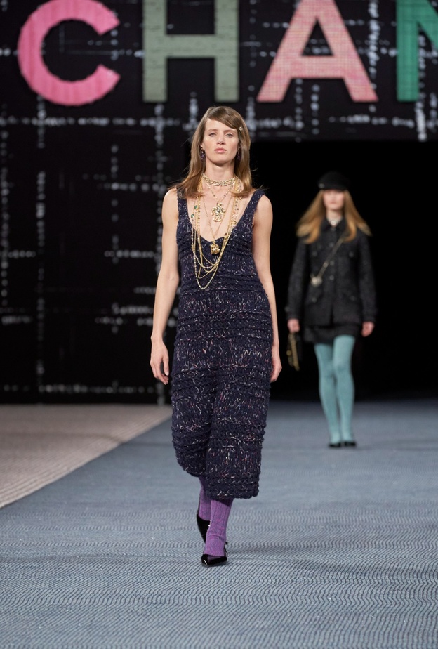 أفكار إطلالات لتتألقي بأسلوب مولودة برج العقرب