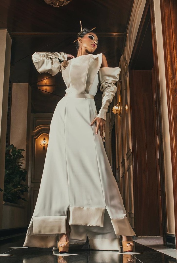 تصاميم مستوحاه من ألوان الساكورا اليابانية في مجموعة ربيع صيف 2022