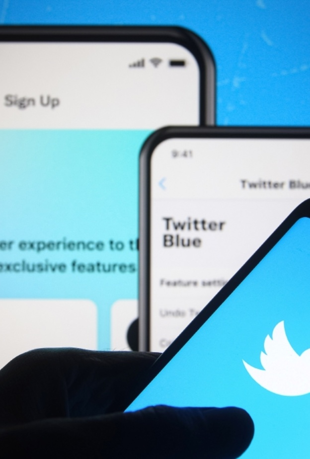 تويتر يوقف خدمة Twitter Blue المدفوعة