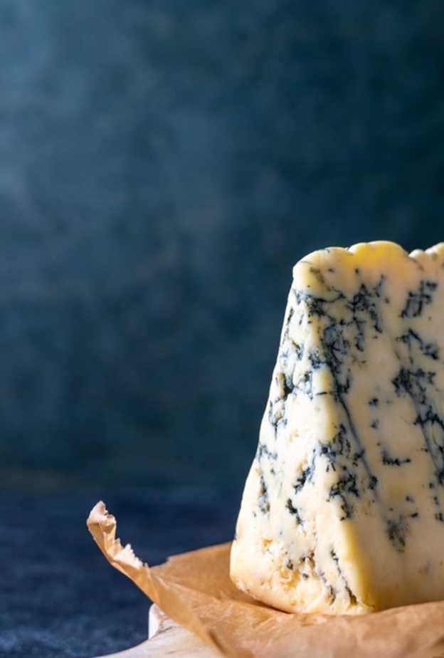 فوائد الجبنة الريكفورد للنساء