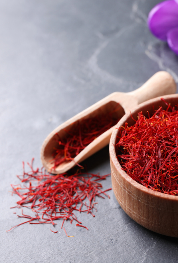 فوائد الزعفران لصحة النساء .. لاغنى عنها