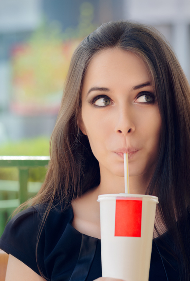 لا تثقوا بمشروبات الحمية.. إليكم أضرارها