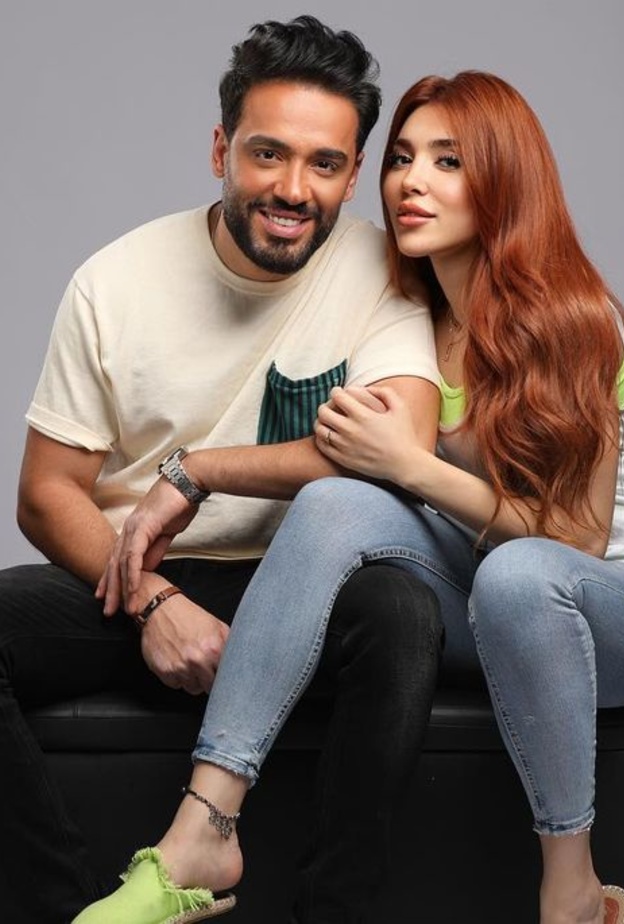 رامي جمال وزوجته.jpg