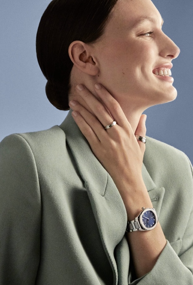 ساعة نسائية فاخرة من بياجيه