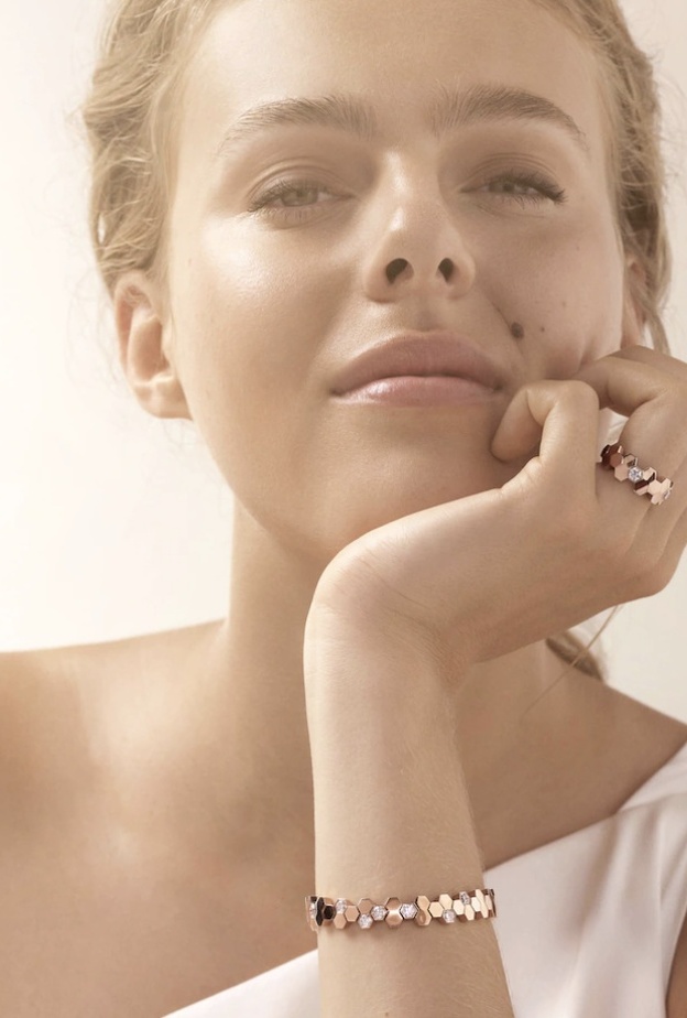 سوار فخم من شوميه من الذهب الوردي